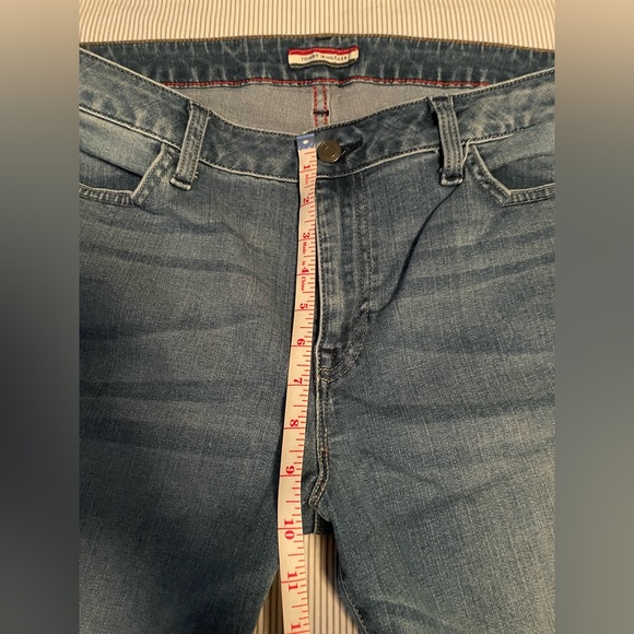 Tommy Hilfiger Jeans - Picture 9 of 10